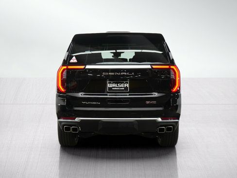 Used 2026 GMC Yukon Denali w/ Denali Reserve Package AWD/4WD image 4