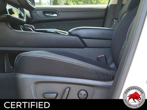 Used 2022 Nissan Pathfinder SV AWD/4WD image 24