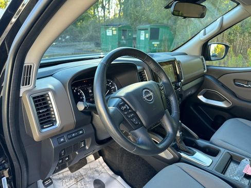 Used 2023 Nissan Frontier SV w/ SV Convenience Package image 20