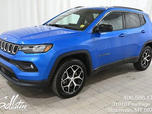 Used 2024 Jeep Compass Latitude image 1