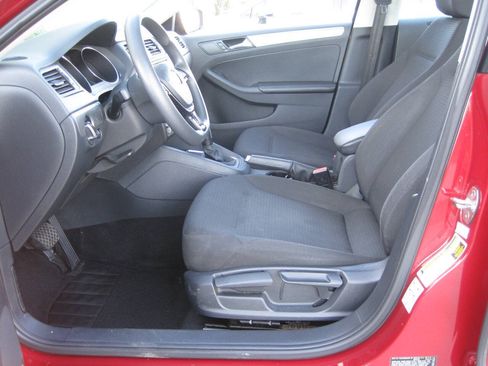 Used 2016 Volkswagen Jetta SE FWD image 19