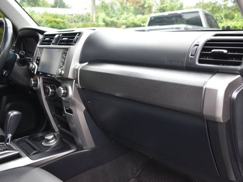 Used 2021 Toyota 4Runner SR5 Premium w/ Moonroof Package AWD/4WD image 23