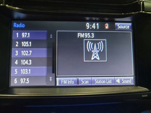 Used 2018 Toyota RAV4 XLE AWD/4WD image 25