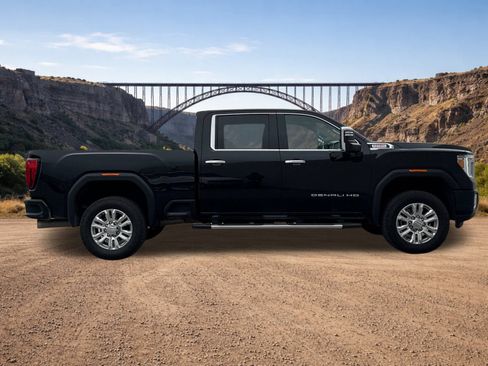 Used 2022 GMC Sierra 2500 Denali w/ Denali Ultimate Package image 2