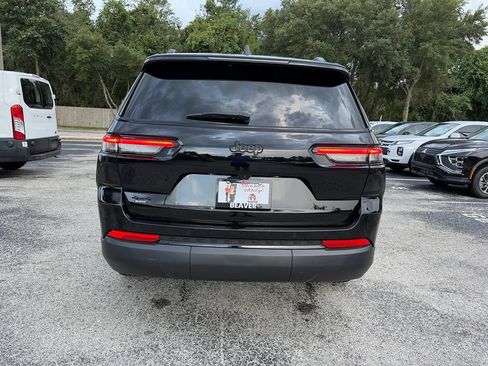 Used 2024 Jeep Grand Cherokee L Altitude AWD/4WD image 8