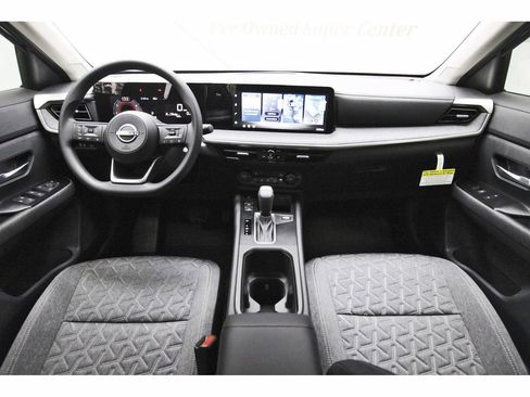 New 2026 Nissan Kicks SV w/ SV Premium Package FWD image 7