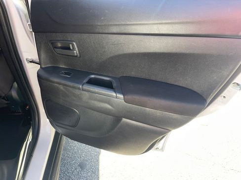 Used 2015 Mitsubishi Outlander Sport ES image 18