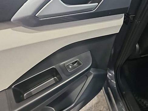 New 2026 Volkswagen Taos SEL AWD/4WD image 21