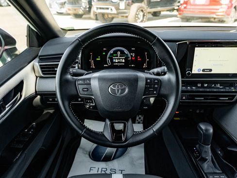 Used 2026 Toyota Camry SE FWD image 21
