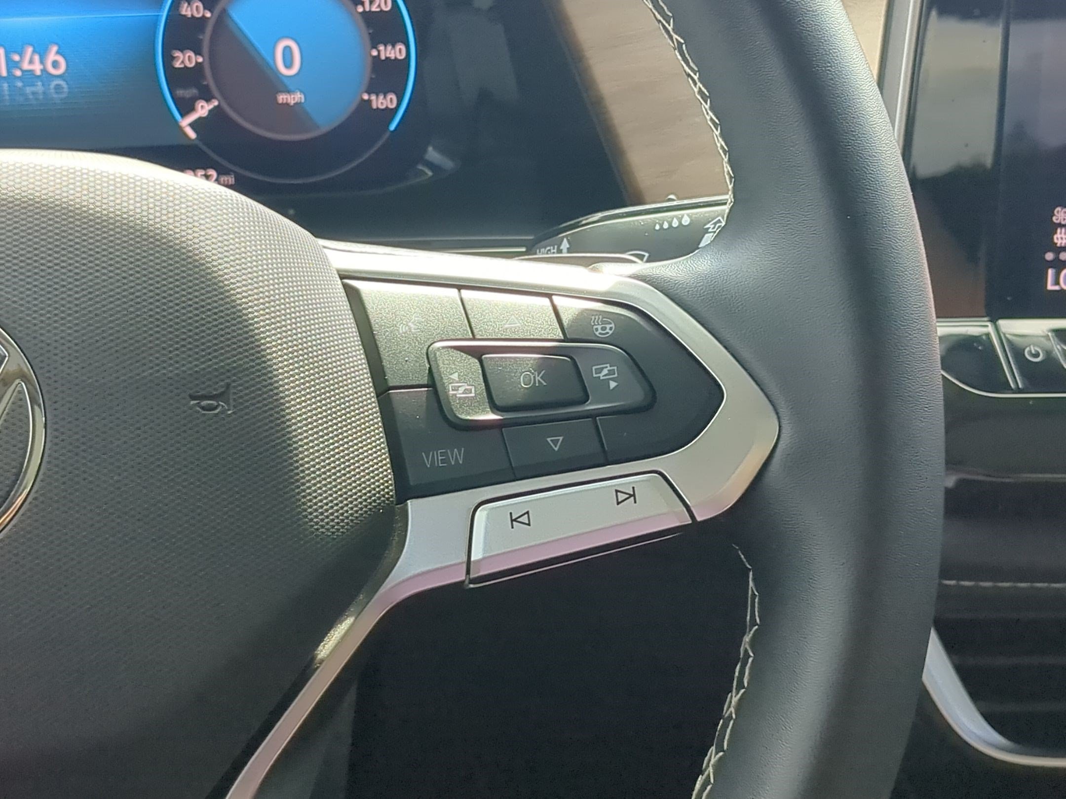 Used 2025 Volkswagen Atlas SE AWD/4WD image 21