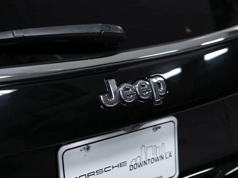 Used 2023 Jeep Compass Latitude image 31
