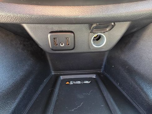 Used 2023 Chevrolet Traverse LT FWD image 20