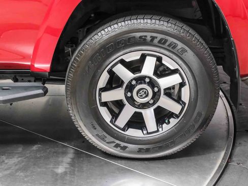 Used 2023 Toyota 4Runner TRD Off-Road Premium w/ Moonroof Package AWD/4WD image 10