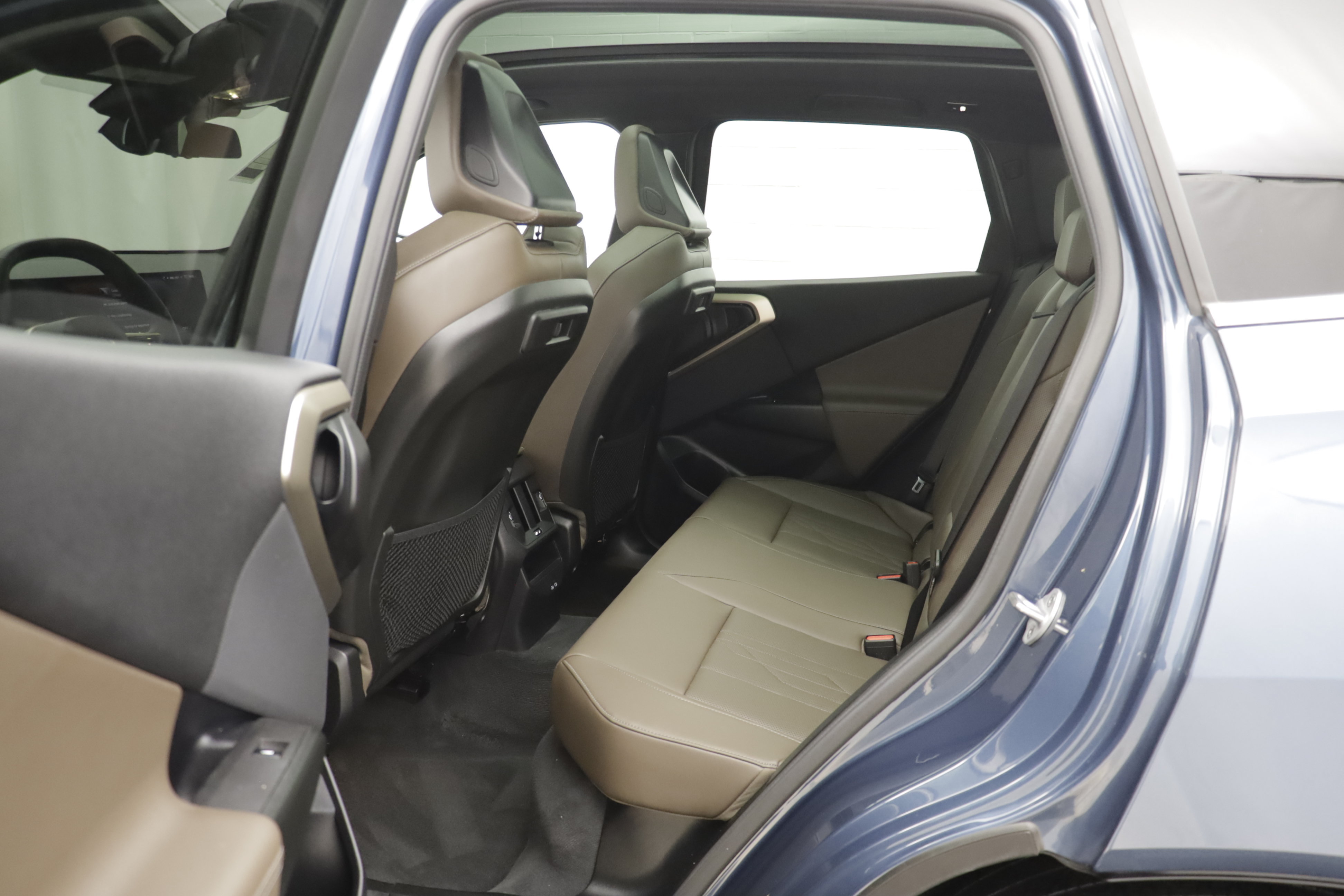 Used 2025 BMW X3 xDrive30i w/ Convenience Package AWD/4WD image 12