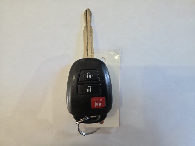 Used 2018 Toyota RAV4 LE w/ All Weather Liner Package FWD image 29