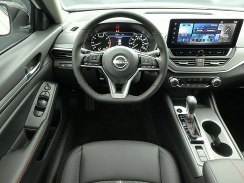 New 2026 Nissan Altima 2.5 SR AWD/4WD image 10
