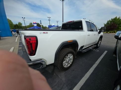 Used 2022 GMC Sierra 2500 SLE w/ SLE Convenience Package AWD/4WD image 8