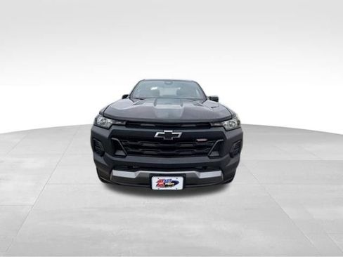 Used 2023 Chevrolet Colorado Trail Boss w/ Advanced Trailering Package AWD/4WD image 2