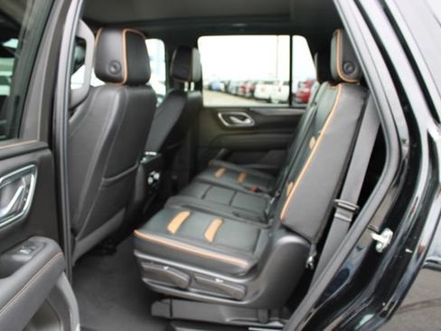 Used 2023 GMC Yukon AT4 w/ AT4 Premium Package AWD/4WD image 17