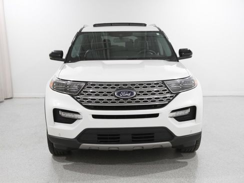 Certified 2022 Ford Explorer Limited w/ Equipment Group 301A image 2