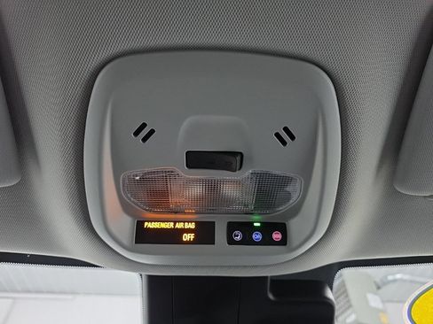 Used 2025 Chevrolet Trax ACTIV w/ Driver Confidence Package FWD image 36