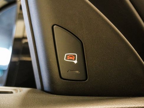 Used 2017 Audi A8 L 4.0T w/ Driver Assistance Package image 26