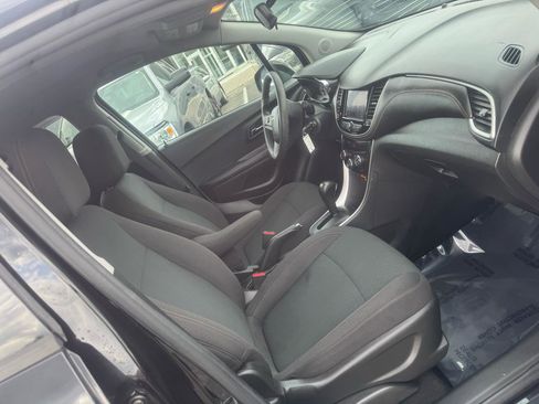 Used 2021 Chevrolet Trax LS w/ Tint and Cruise Package FWD image 21