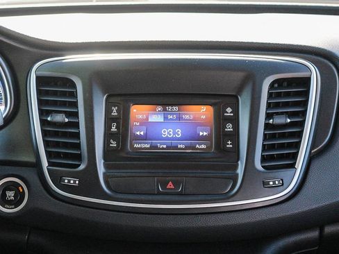 Used 2015 Chrysler 200 Limited image 16