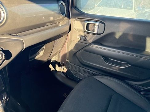 Used 2022 Jeep Wrangler Unlimited Sahara w/ Cold Weather Group image 22