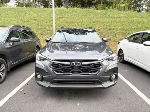 Used 2024 Subaru Crosstrek 2.0i Premium AWD/4WD image 2