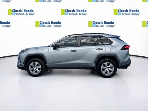 Used 2021 Toyota RAV4 LE image 4