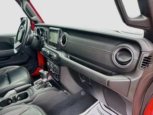 Used 2022 Jeep Wrangler Unlimited Sahara AWD/4WD image 34