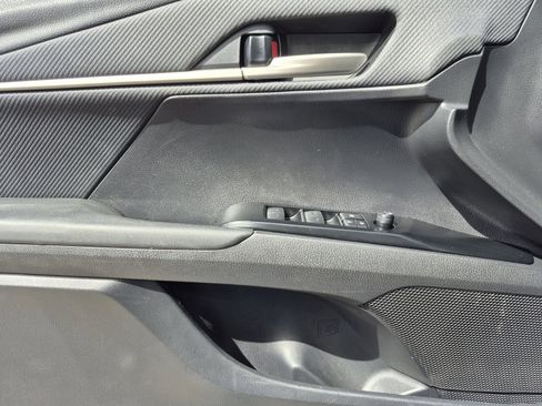 Used 2025 Toyota Camry SE image 14