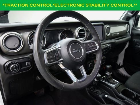 Used 2023 Jeep Gladiator Overland AWD/4WD image 15
