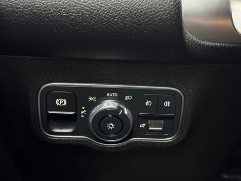 Used 2020 Mercedes-Benz GLB 250 4MATIC image 31