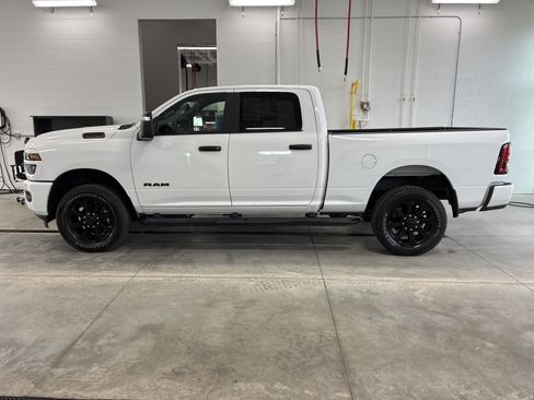 Certified 2025 RAM 2500 Big Horn AWD/4WD image 7