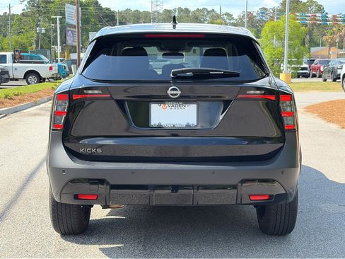 Certified 2025 Nissan Kicks SV image 19