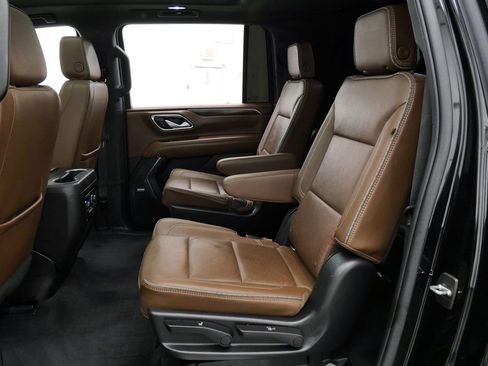 Used 2022 Chevrolet Suburban High Country AWD/4WD image 19