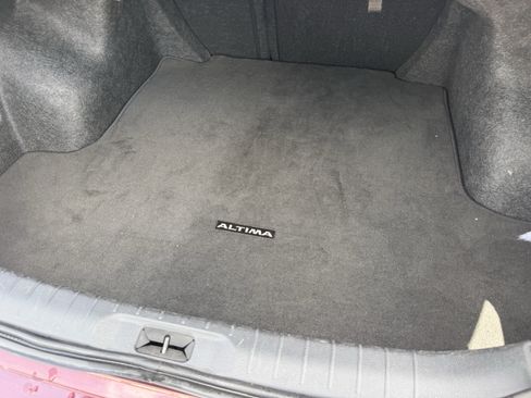 Used 2025 Nissan Altima 2.5 SV FWD image 31