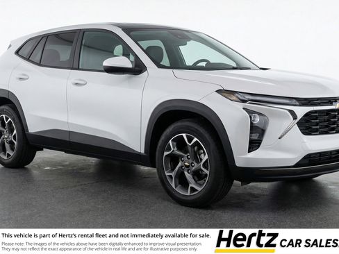 Used 2025 Chevrolet Trax LT w/ LT Convenience Package image 1