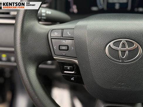 Used 2025 Toyota Camry LE image 21