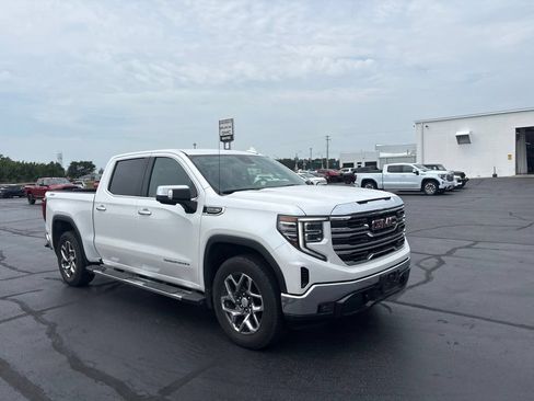 Used 2023 GMC Sierra 1500 SLT w/ SLT Premium Package AWD/4WD image 7