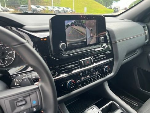 Used 2025 Nissan Pathfinder Rock Creek AWD/4WD image 24