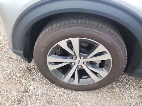 Used 2020 Ford Explorer Platinum w/ Premium Technology Package AWD/4WD image 8