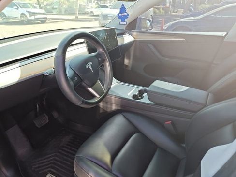 Used 2024 Tesla Model Y Long Range AWD/4WD image 16
