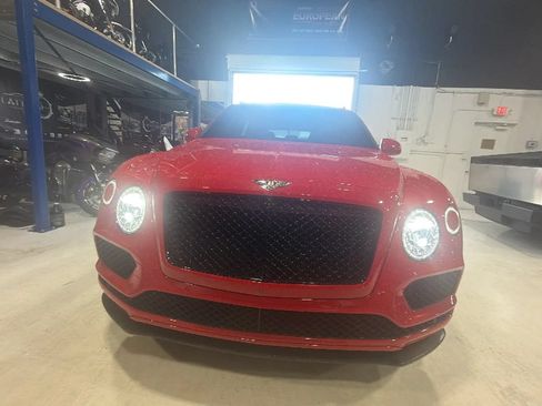 Used 2019 Bentley Bentayga AWD/4WD image 4