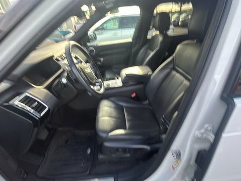 Used 2018 Land Rover Discovery HSE AWD/4WD image 3