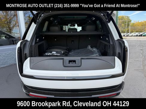 New 2025 Land Rover Range Rover SE image 36