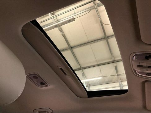 Used 2019 Kia Niro EX Premium w/ Sunroof Package FWD image 21