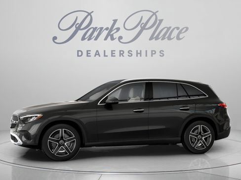Used 2026 Mercedes-Benz GLC 300 image 4